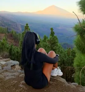 Ищу 1-2 девушки,   работа есть всегда,  отличные условия