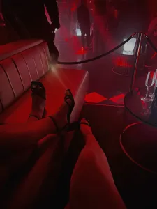 Приглашаем девушек в наш салон