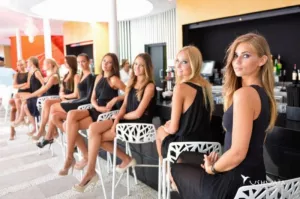 Работа для девушек без опыта — всему обучим!